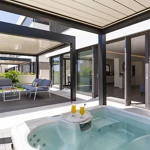 Shell Luxury Residences With Pool And Whirlpool Zadar